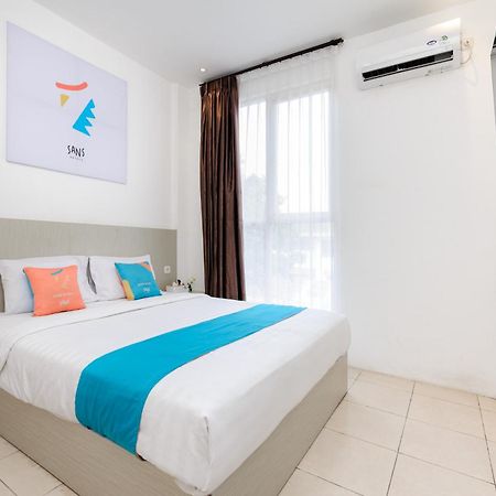 Sans Hotel La Vida Malang Ngadipuro Екстериор снимка