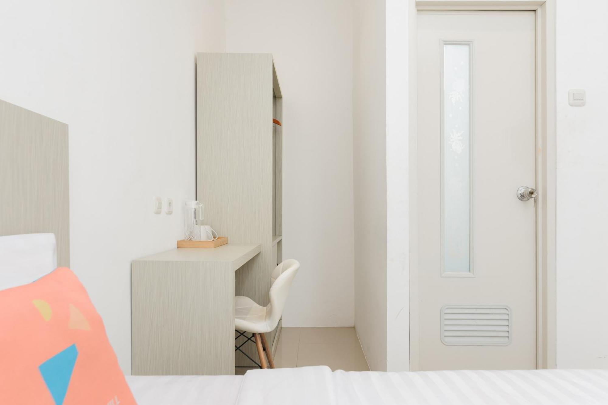 Sans Hotel La Vida Malang Ngadipuro Екстериор снимка