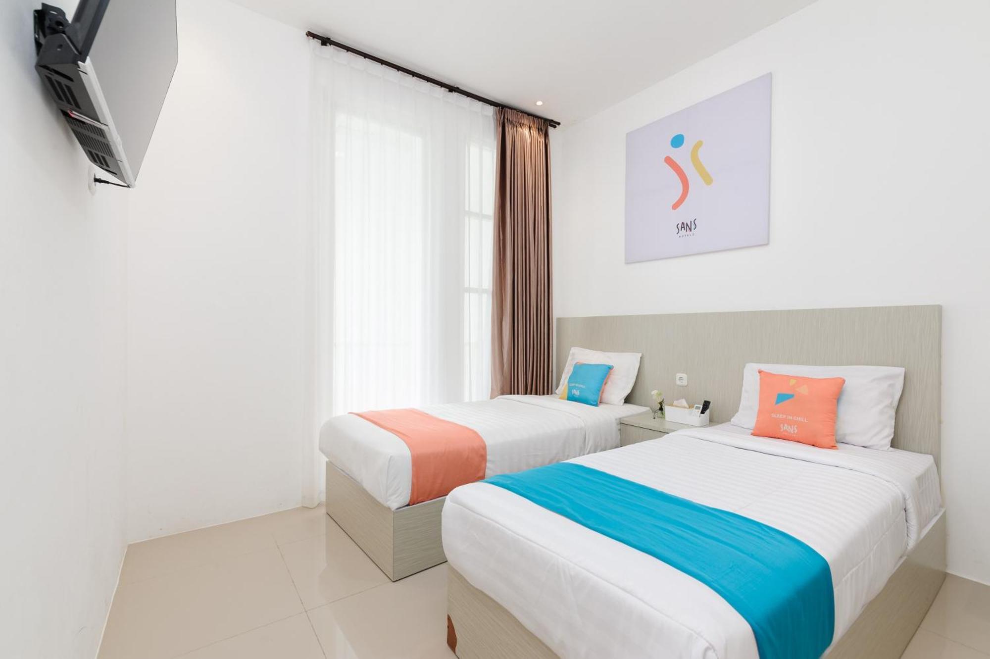 Sans Hotel La Vida Malang Ngadipuro Екстериор снимка